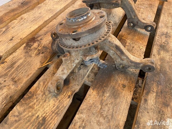 Поворотный кулак(ступица) Чери Амулет