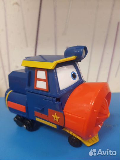 Роботы поезда, Виктор