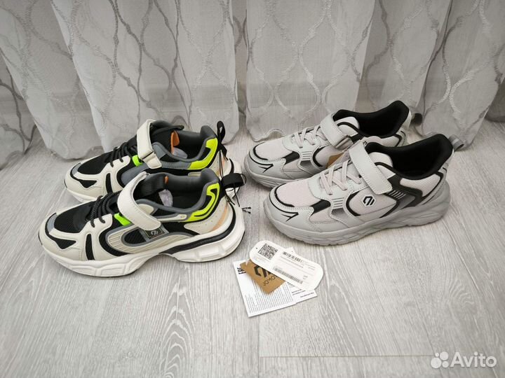 Кроссовки новые 38р