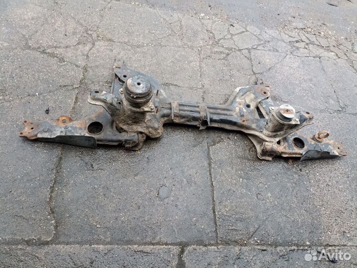 Подрамник vw пасат б4 б3