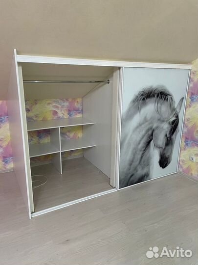 Угловой шкаф