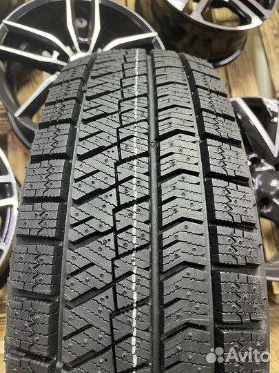 Bridgestone Blizzak Ice 205/55 R16 94T