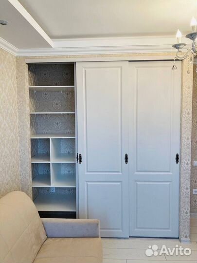 Шкаф с зеркалом