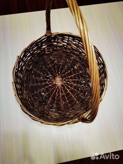 Корзина плетеная с ручкой