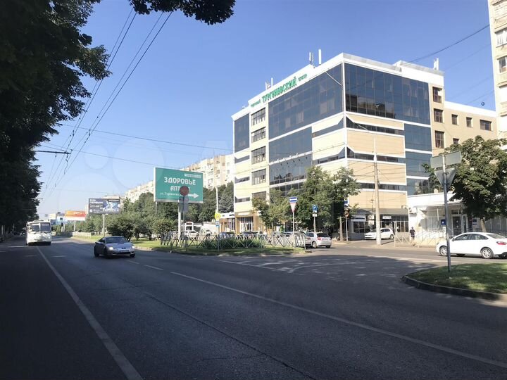 Помещение с арендатором фитнес клуб, 1008.7 м²