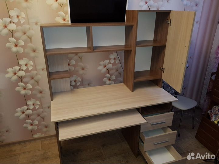 Широкий 1,3м компьютерный стол кс-09