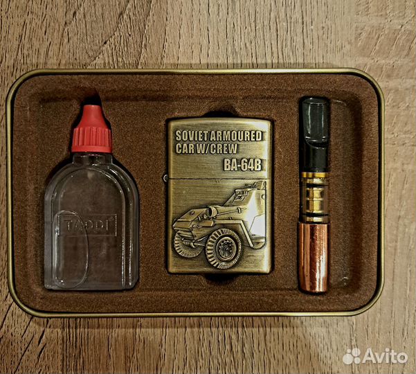 Бензиновая зажигалка Зиппо с гравировкой броневик