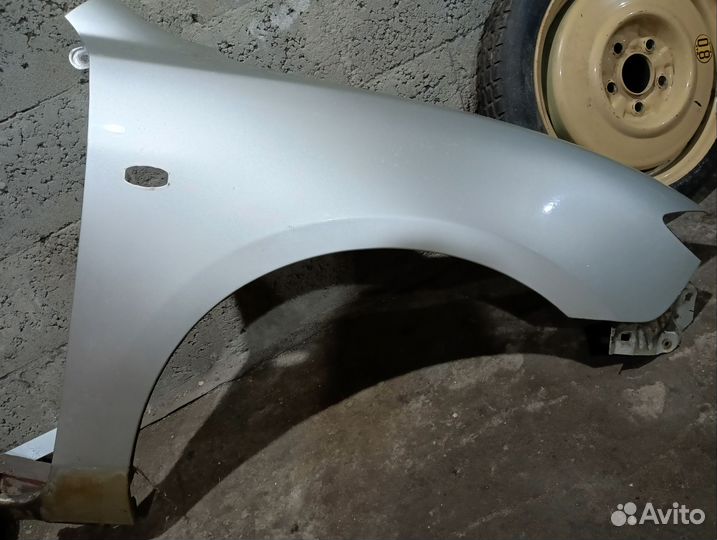 Крыло переднее правое mazda 3 bk седан