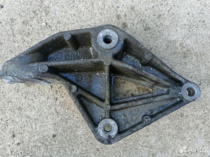 Кронштейн крепления двигателя Opel Vectra b