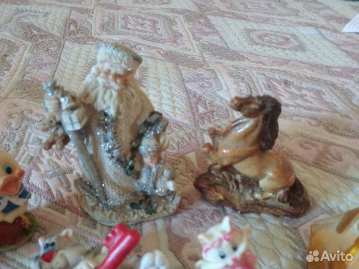 Сувениры статуэтки