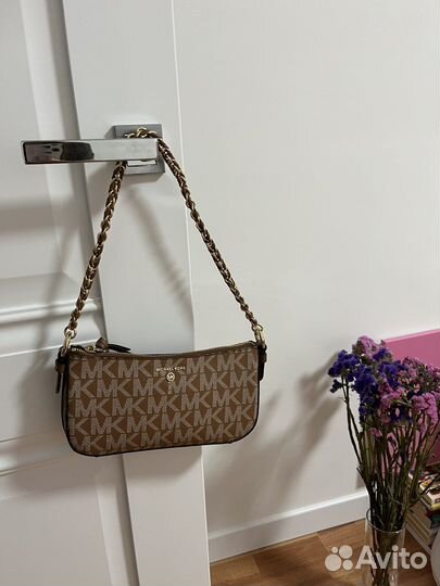 Сумка кожаная Michael Kors почти новая