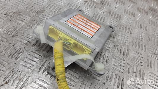 Блок управления airbag subaru tribeca B9 (83F06OQ0