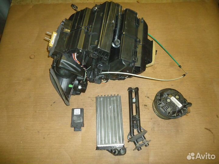 T390F664443Q радиатор отопителя Peugeot 1007