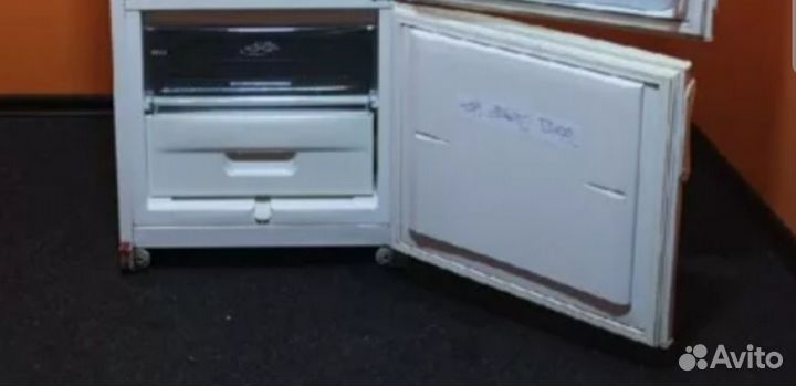 Холодильник Snaige 1м75,доставка