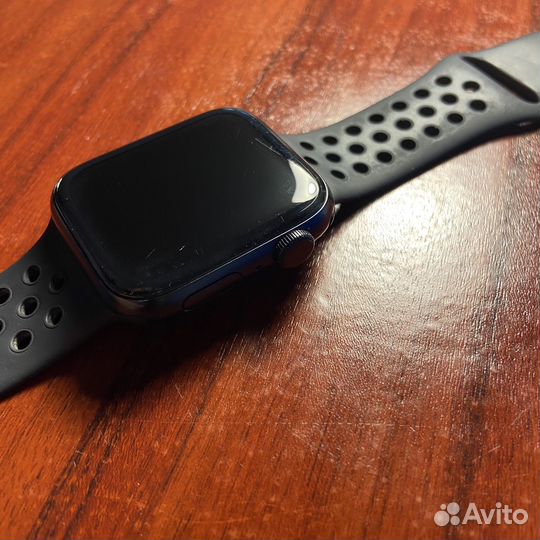 Часы Apple Watch SE 44 (2-го поколения) оригинал