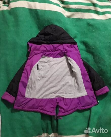 Яркие детские курточки