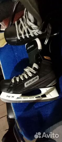 Хоккейные коньки bauer