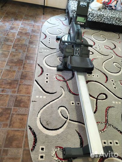 Гребной тренажер водный