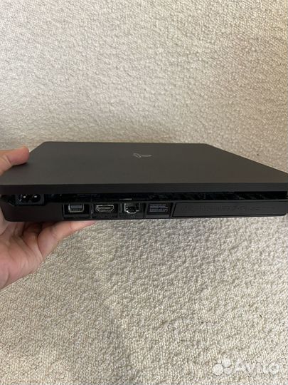 Sony PS4 Slim