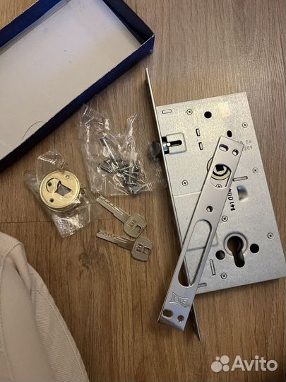 Замок врезной без личинки