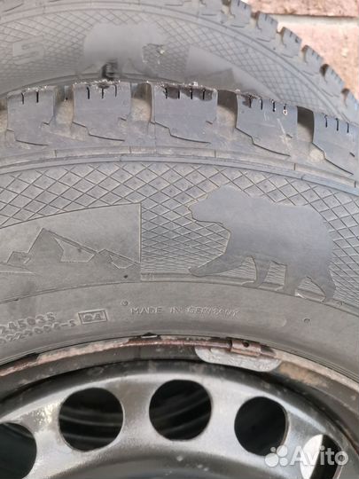 Gislaved Nord Frost 5 215/70 R16