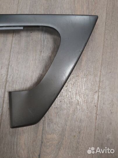 Накладка двери передняя левая Toyota Land Cruiser