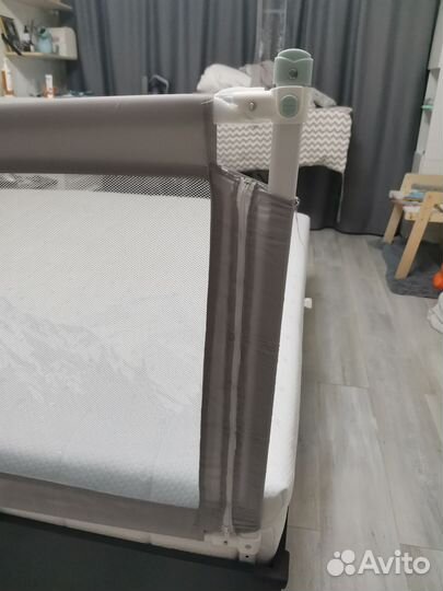 Защитный бортик для кровати 200