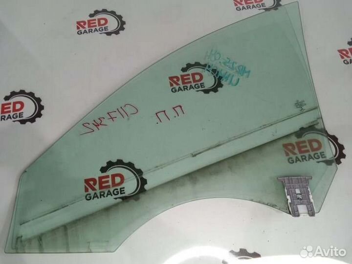 Стекло двери переднее правое Mercedes-Benz