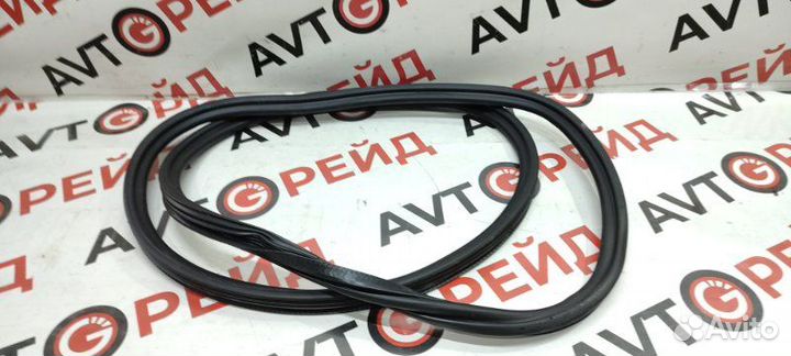 Уплотнение двери заднее Audi A6 4G CGW 18.04.2011