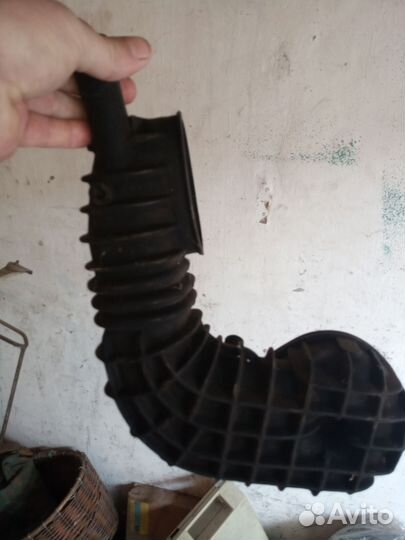 Патрубок воздушный(черепаха) Ауди 80 двигатель JN