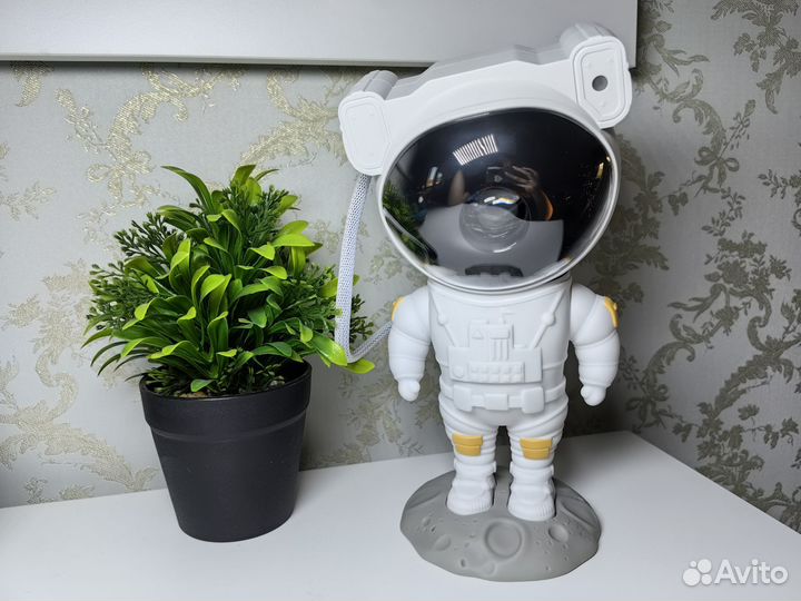 Детский проектор космонавт