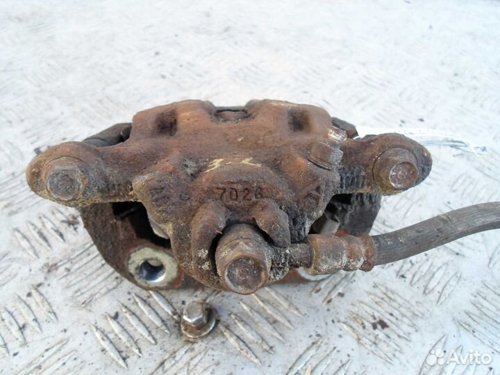 Суппорт задний левый Honda Odyssey 3