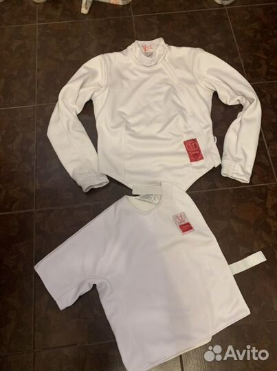 Экипировка для фехтования. Кроссовки