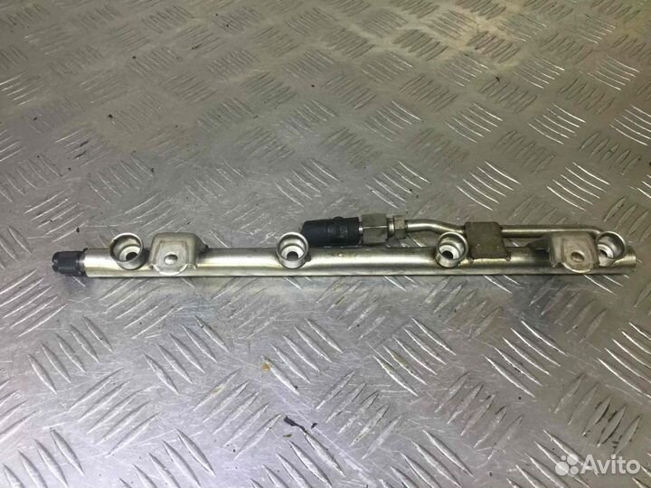 Топливная рампа Ауди А4 06b133317af BFB