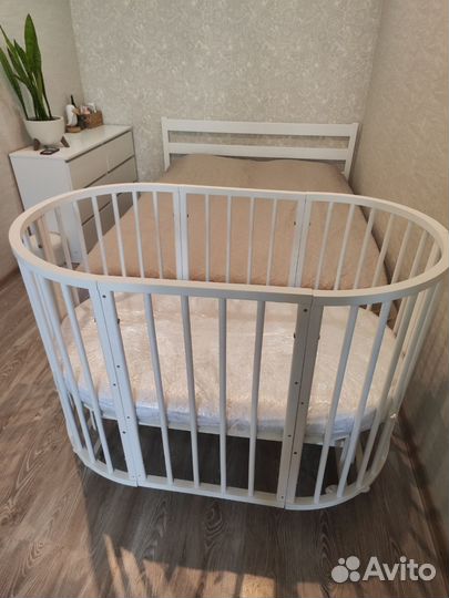 Кроватка детская 2в1 с маятником и матрасами