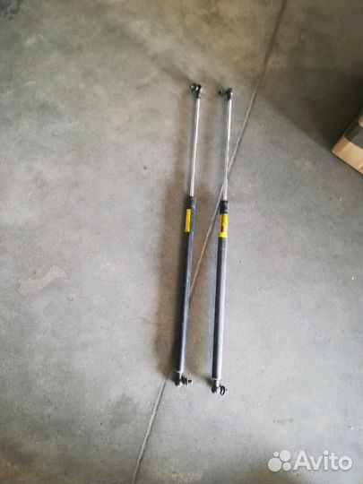 Крышка багажника на LC200