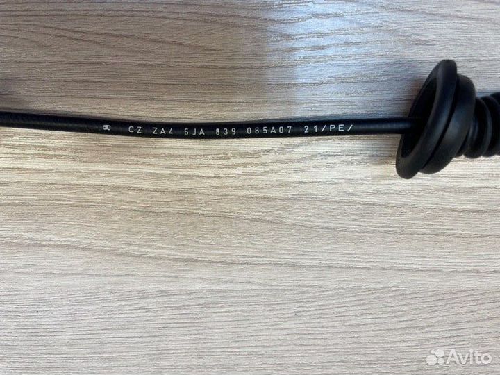 Трос замка двери задний правый Skoda Rapid