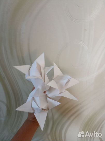 Белый цветок подделка