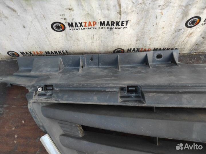 Решетка радиатора Mazda Mpv 2 2.5 1999-2006