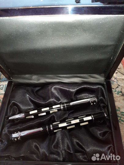 Набор ручек