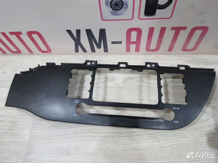 Рамка магнитолы Kia Rio 4