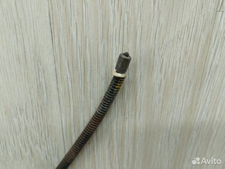 Трос стояночного тормоза правый Hyundai Ix35