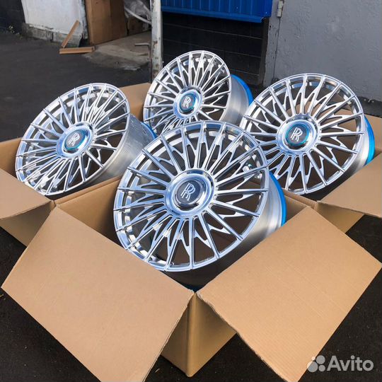 Кованые диски R23 5x120 на Rolls-Royce Ghost