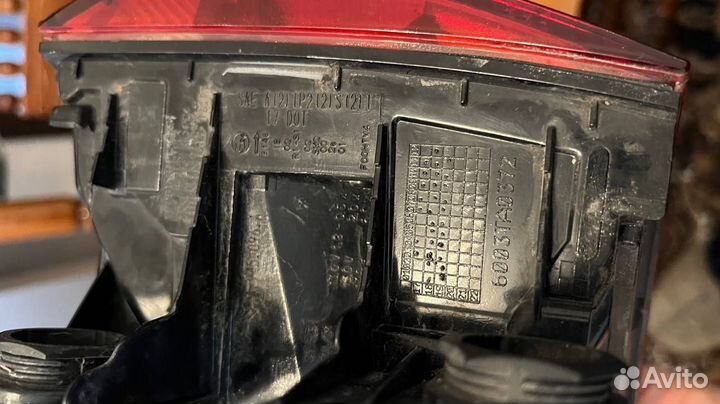 Фонарь правый vw jetta 7