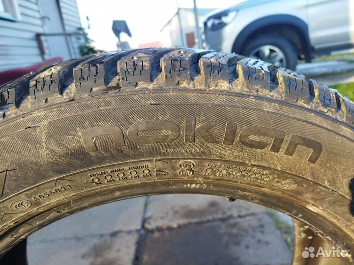 Nokian Tyres R-Truck Drive 215/55 R17