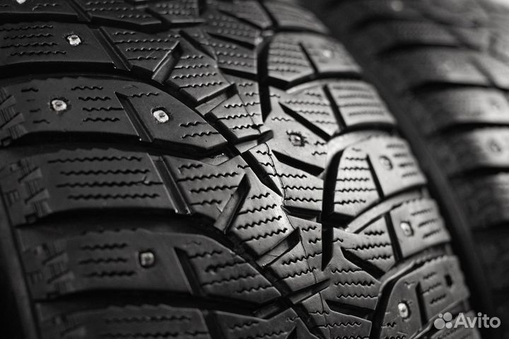 Bridgestone Blizzak Spike-02 225/50 R17 94T