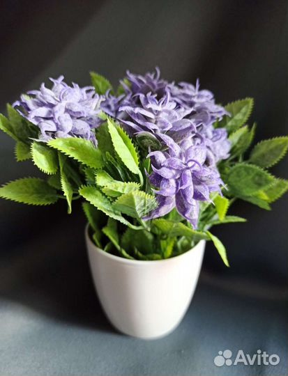 Зелень в кашпо, трава искусственная в горшке