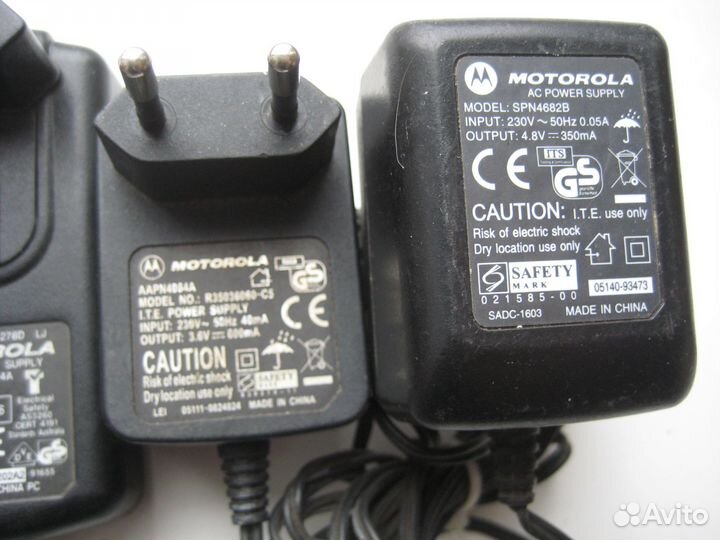 Зарядные устройства на ретро модели мобильных