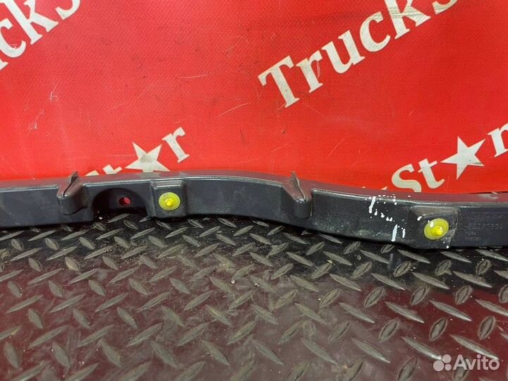 Накладка корпуса подножек левая Volvo FH