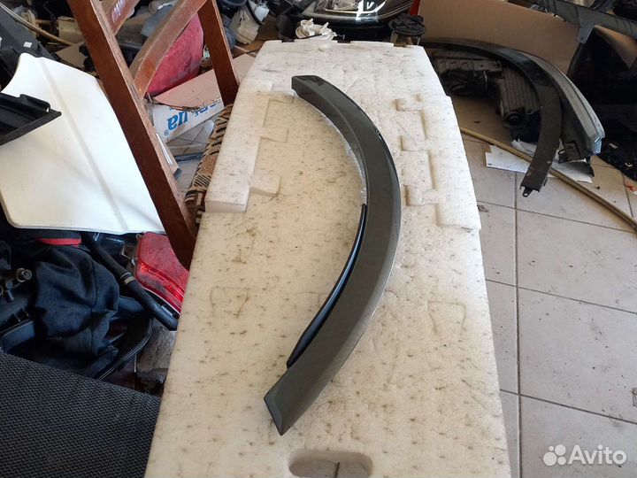 Накладка заднего крыла левого Audi Q7,2,4M